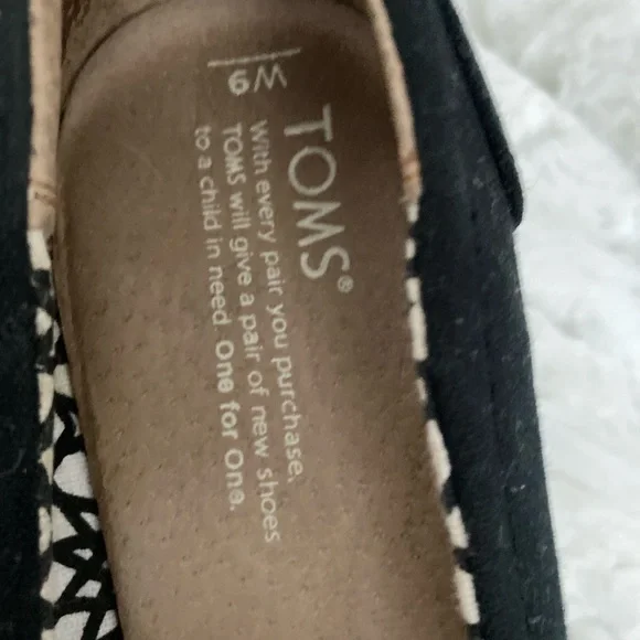 Tom’s canvas wedges with3” heel. - Picture 4 of 8